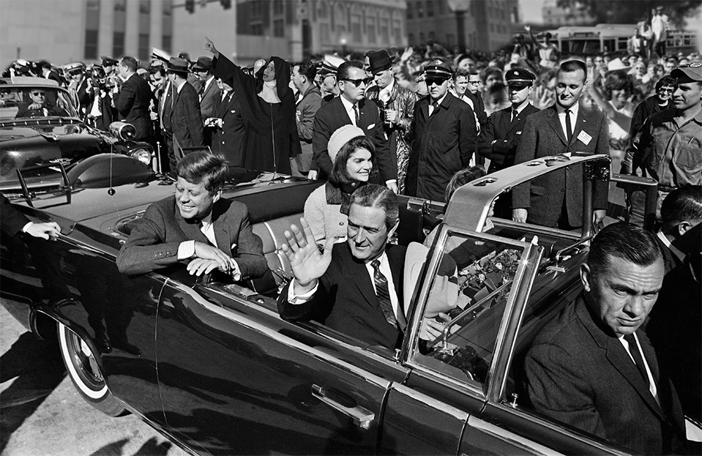 JFK-Pointing-Nun-2